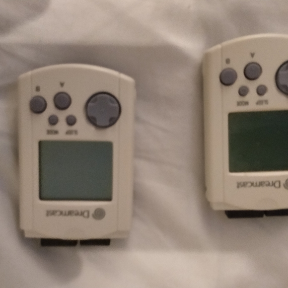 2 Dreamcast VMU memory card - Picture 2 of 3
